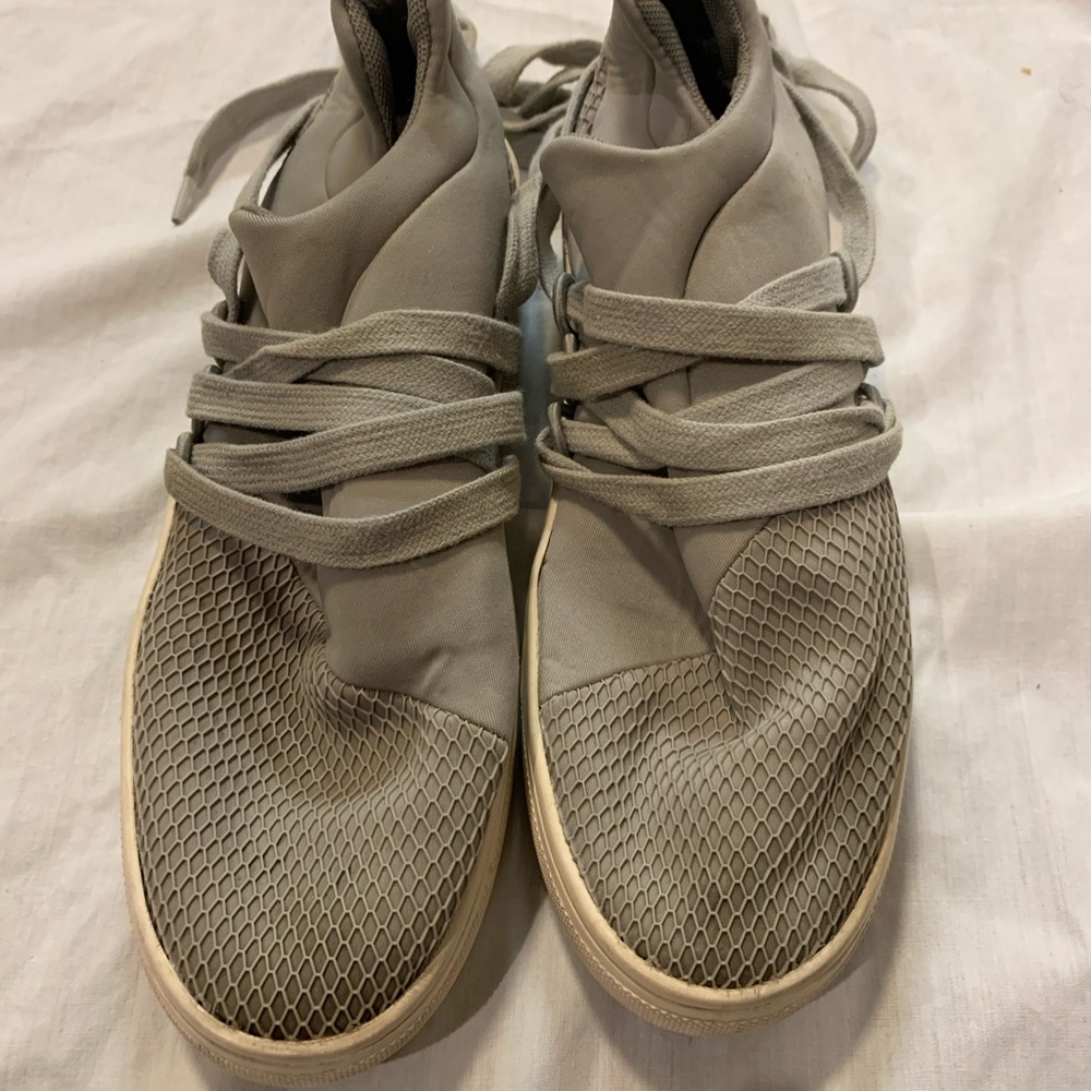 Size 6.5! WOMENS STEVE MADDEN SHOES